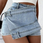 Jupe short en jean très courte, vue de face