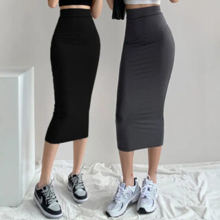 Jupes crayon grise et noire portées par 2 femmes en tennis