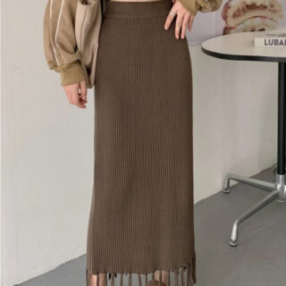 Jupe droite longue en tricot à franges