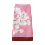 Jupe Rose Raffinée à Imprimé Floral sur fond blanc