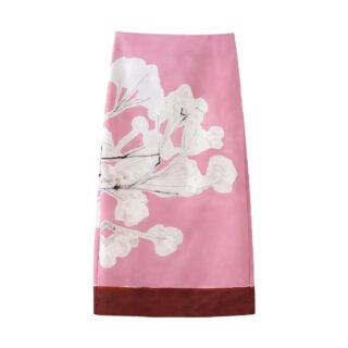 Jupe Rose Raffinée à Imprimé Floral sur fond blanc