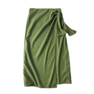 Jupe Verte Mi-Longue avec Nœud Latéral sur fond blanc