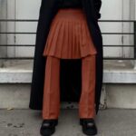 Jupe Homme Marron avec Pantalon sur fond gris