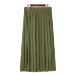 Jupe Homme Verte et Plissée sur fond blanc