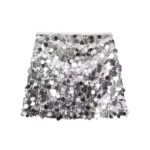 Jupe à Sequins Courte et Argentée sur fond blanc