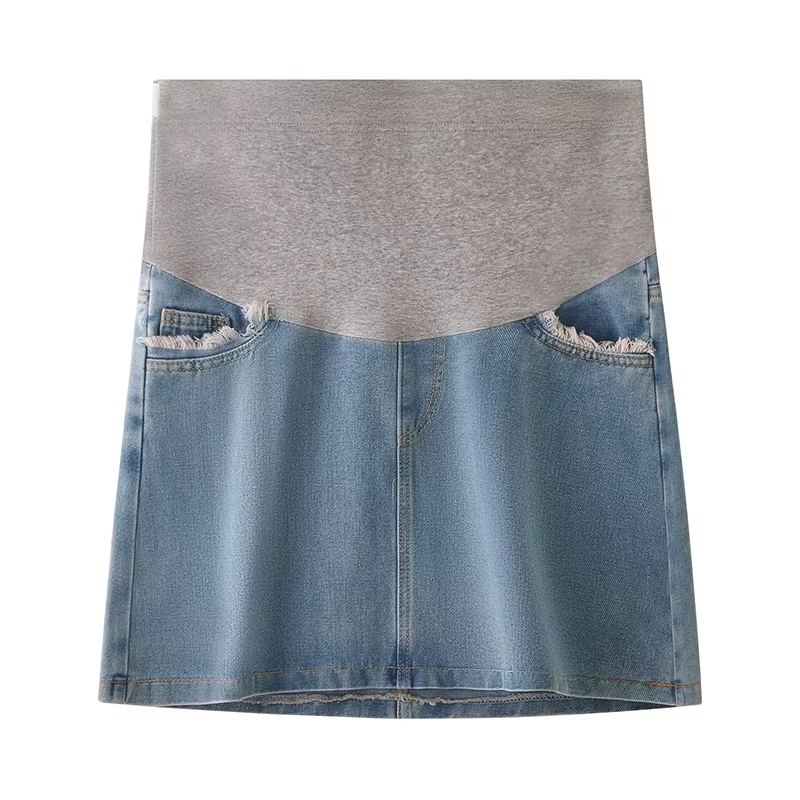 Jupe de Grossesse Moderne en Denim sur fond blanc