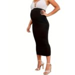 Jupe de Grossesse Noire et Élégante sur une femme