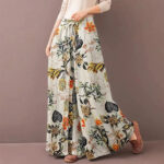 Jupe Culotte Fleurie et Colorée sur une femme