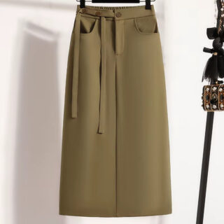Jupe Tailleur Beige Style Coréen sur fond blanc