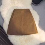 Mini Jupe Épaisse Effet Laine sur fond blanc
